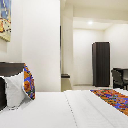 Fabhotel Sk Radźkot Zewnętrze zdjęcie