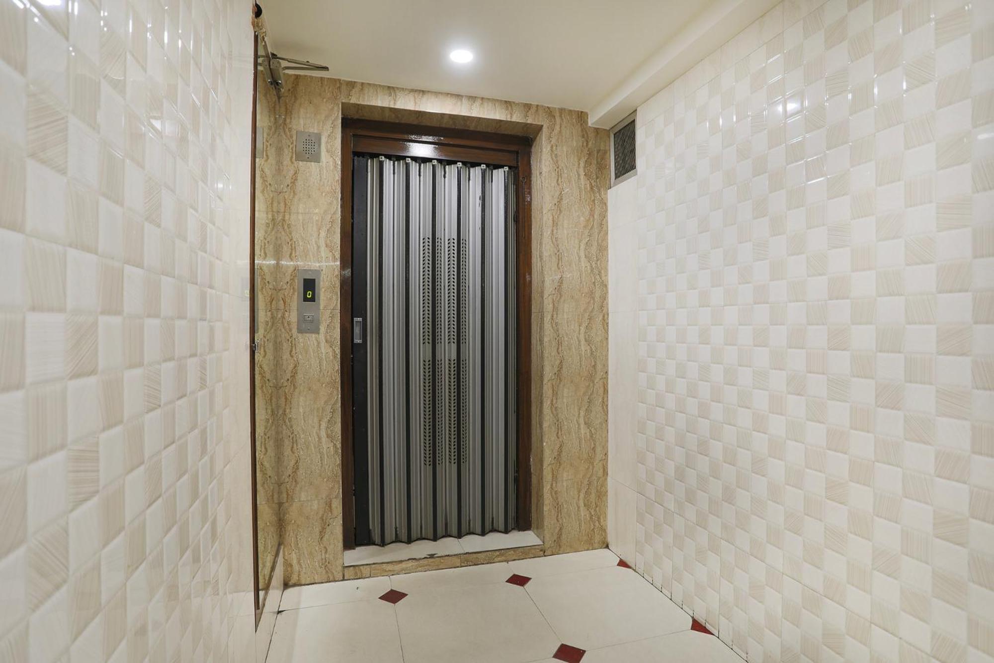 Fabhotel Sk Radźkot Zewnętrze zdjęcie