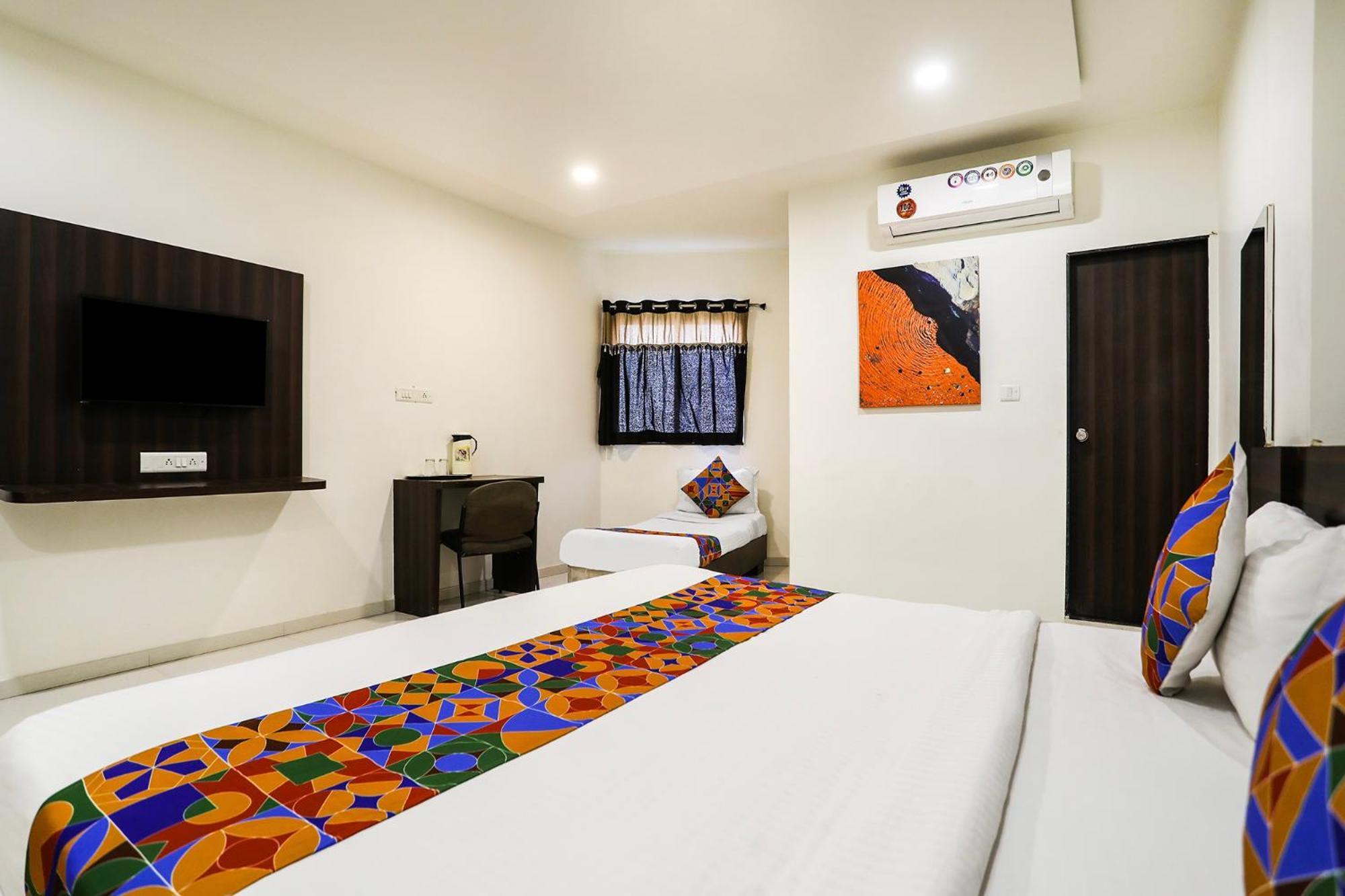 Fabhotel Sk Radźkot Zewnętrze zdjęcie