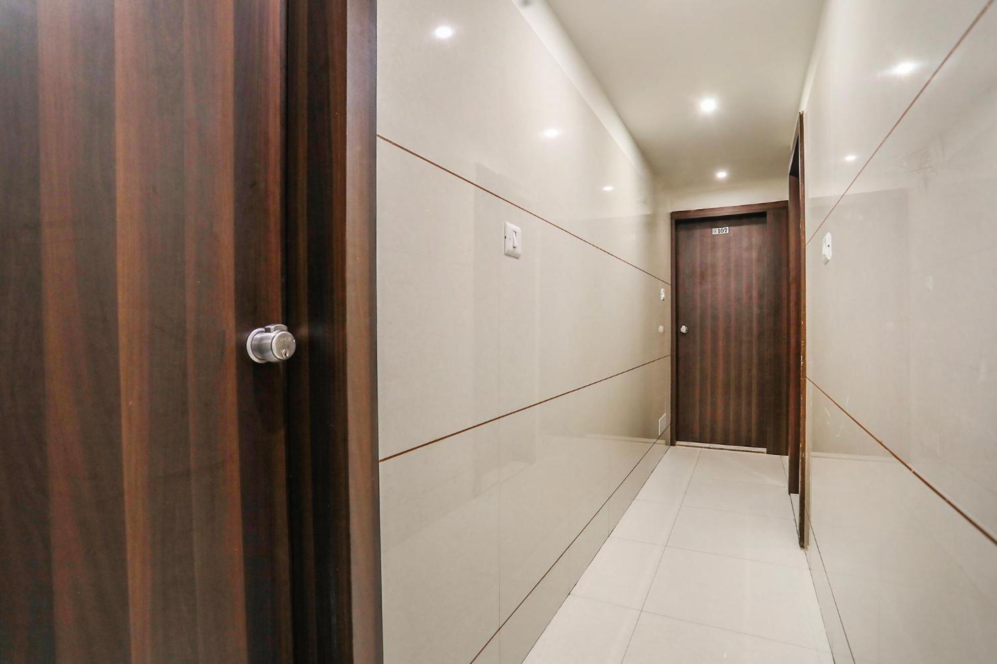 Fabhotel Sk Radźkot Zewnętrze zdjęcie