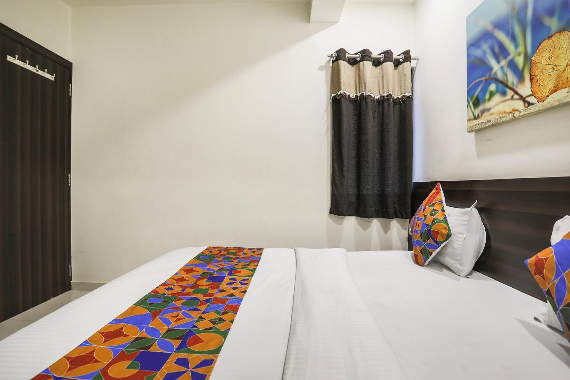 Fabhotel Sk Radźkot Zewnętrze zdjęcie