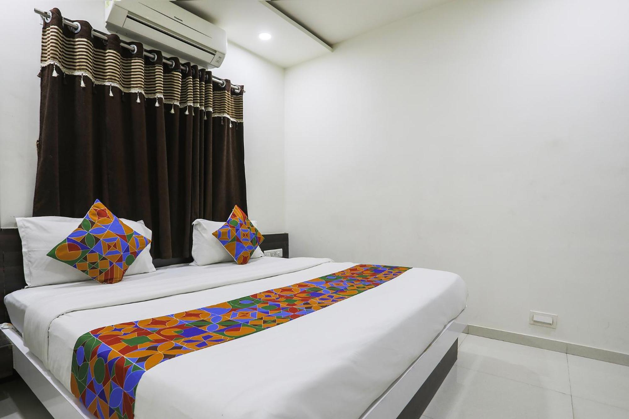 Fabhotel Sk Radźkot Zewnętrze zdjęcie