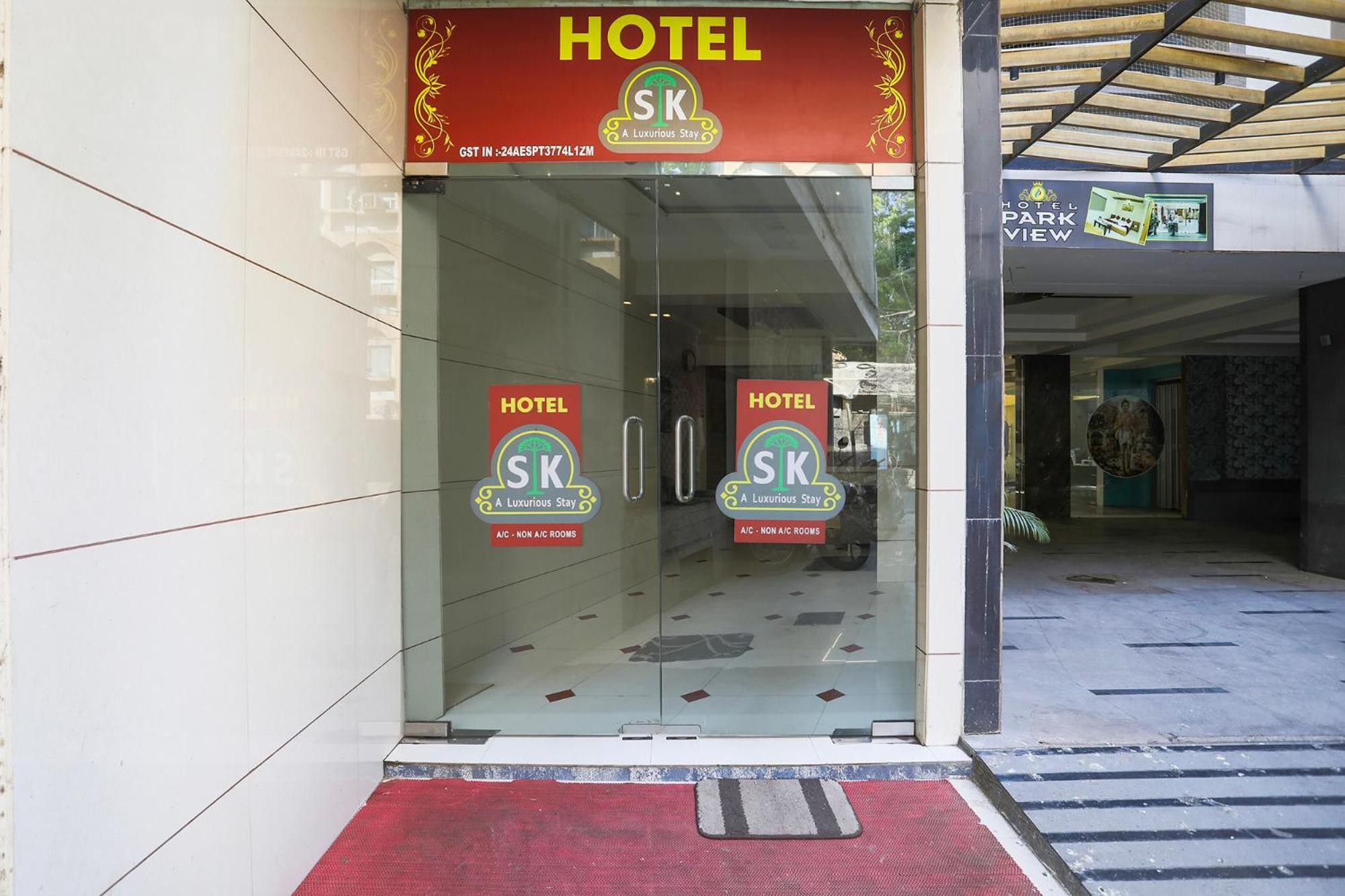 Fabhotel Sk Radźkot Zewnętrze zdjęcie